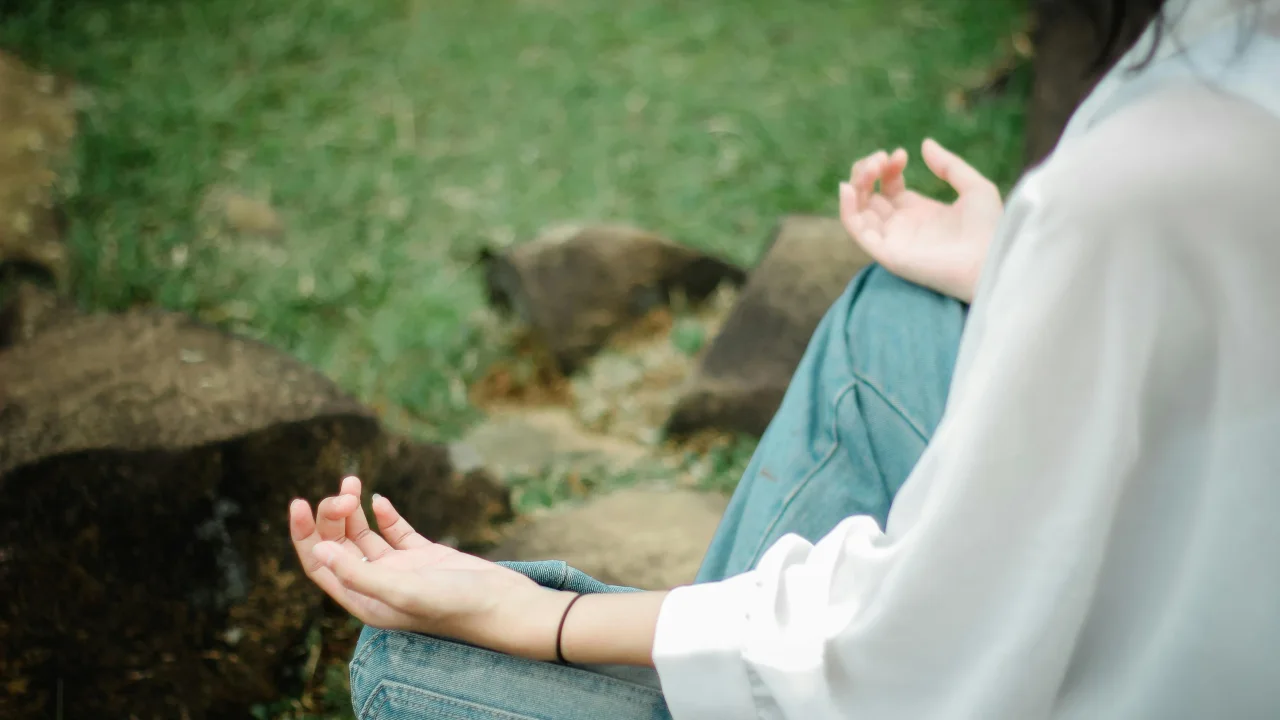 How to Manage Anxiety Naturally Without Medication